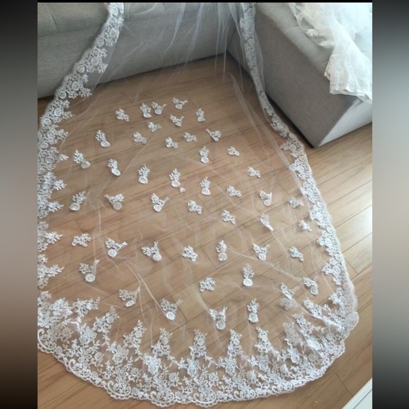 Wedding veil - Picture 2 of 2